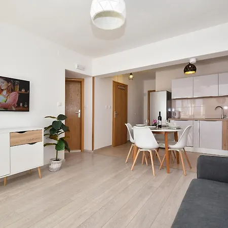 Apartment Luka Igrane