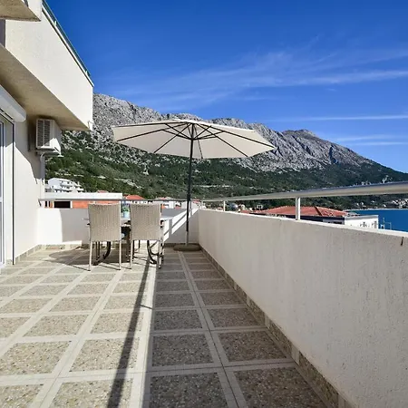 Luka Apartment
