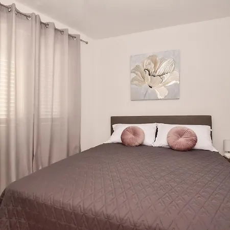 Luka Apartman Igrane